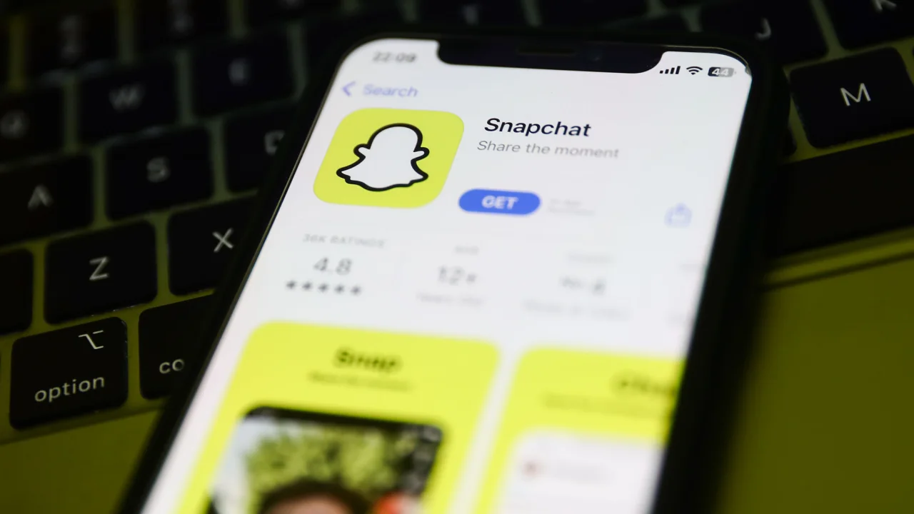 Snapchat users freak out over AI bot that had a mind of its own