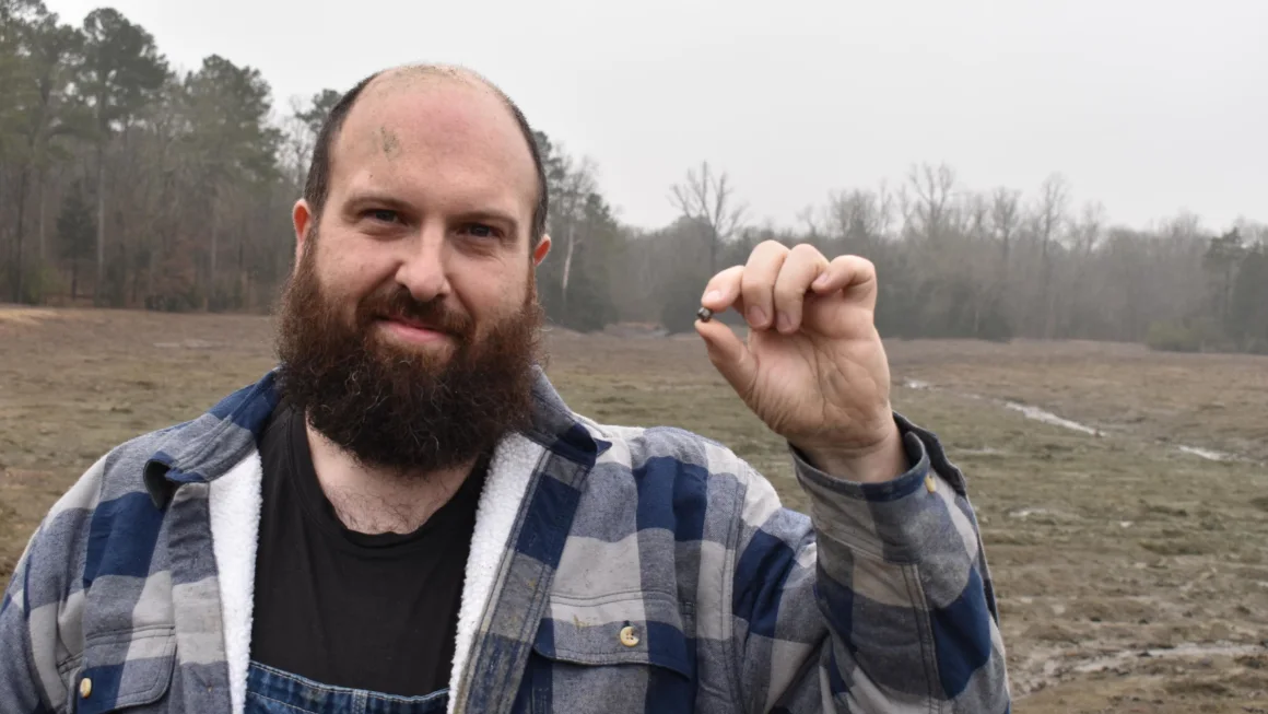 Visitor finds huge 7.46-carat diamond in Crater of Diamonds State Park