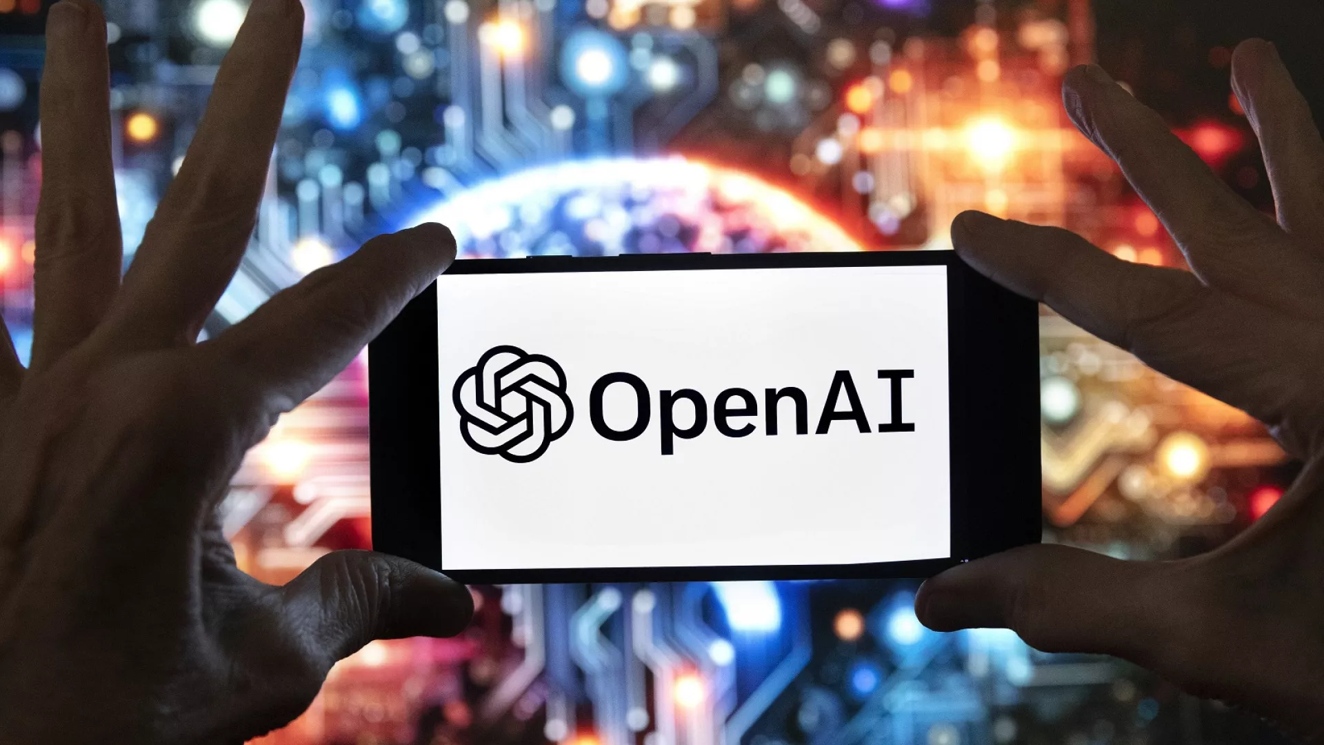 OpenAI представила нейросеть Sora, которая преобразует текст в видео